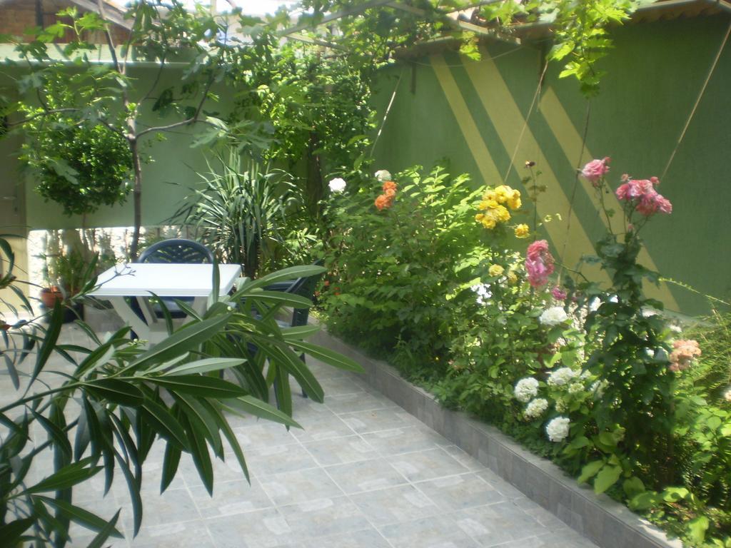 Guest House ,, Ekaterina" Nesebar Exteriör bild