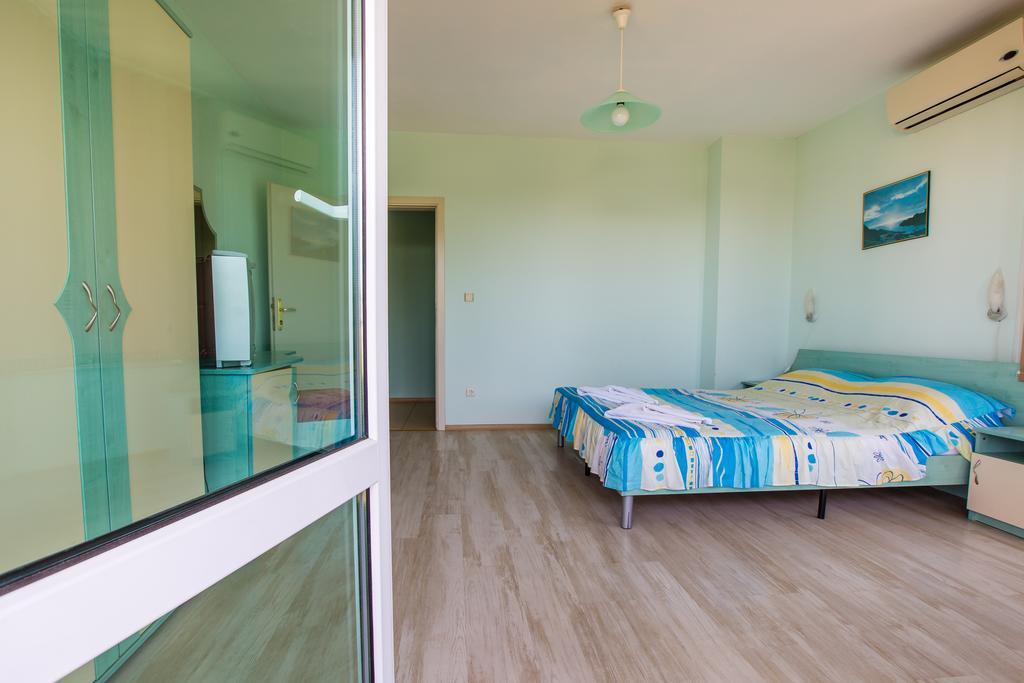Guest House ,, Ekaterina" Nesebar Exteriör bild