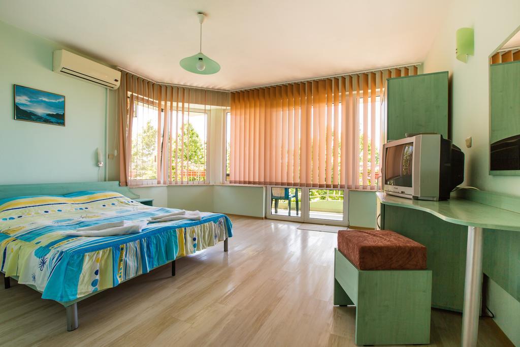 Guest House ,, Ekaterina" Nesebar Exteriör bild