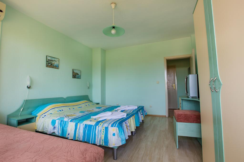 Guest House ,, Ekaterina" Nesebar Exteriör bild