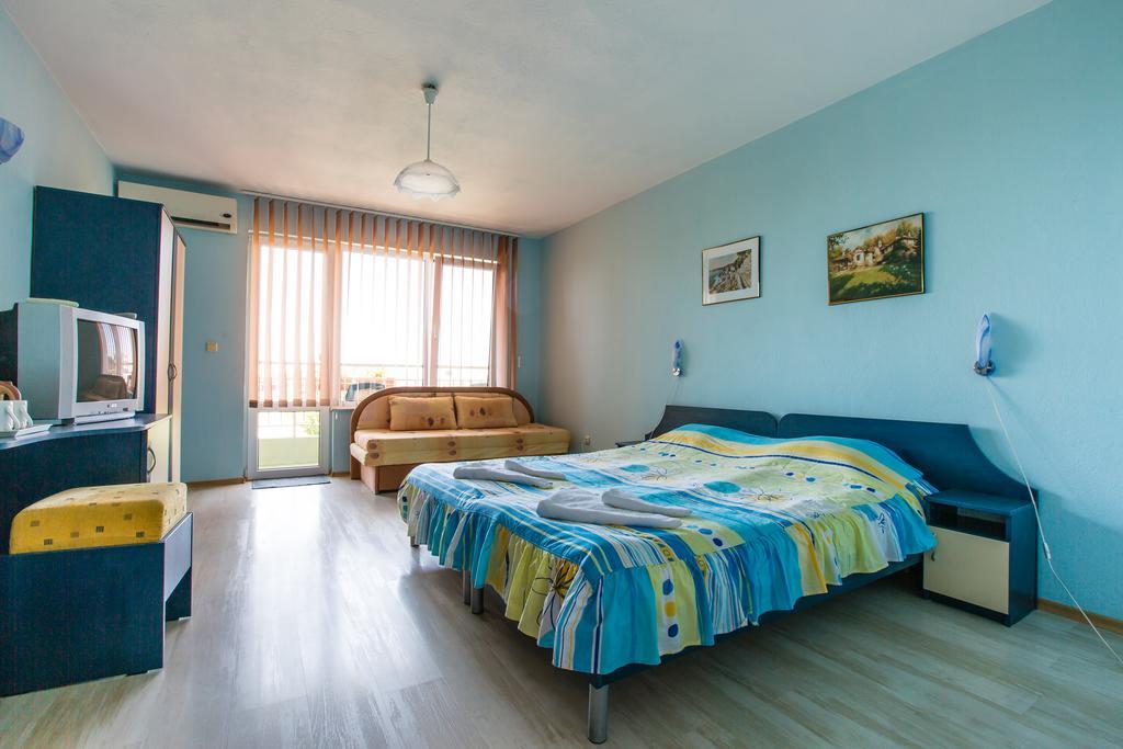 Guest House ,, Ekaterina" Nesebar Exteriör bild